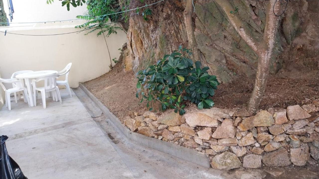 Апартаменты Aquamarine Sant Feliu En La Playa Con Patio Сан-Фелиу-де-Гишольс Экстерьер фото