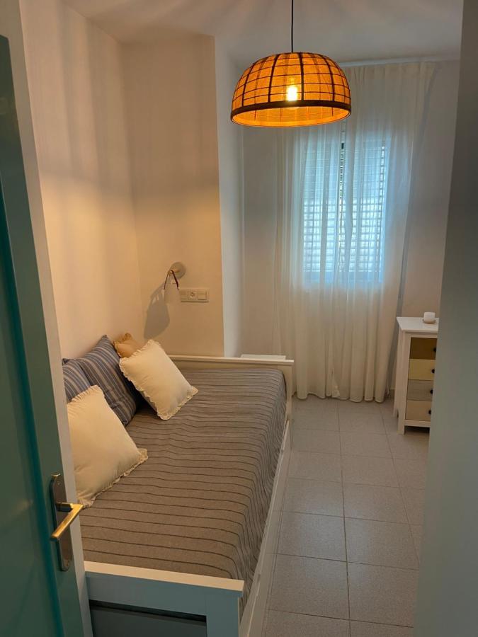Апартаменты Aquamarine Sant Feliu En La Playa Con Patio Сан-Фелиу-де-Гишольс Экстерьер фото